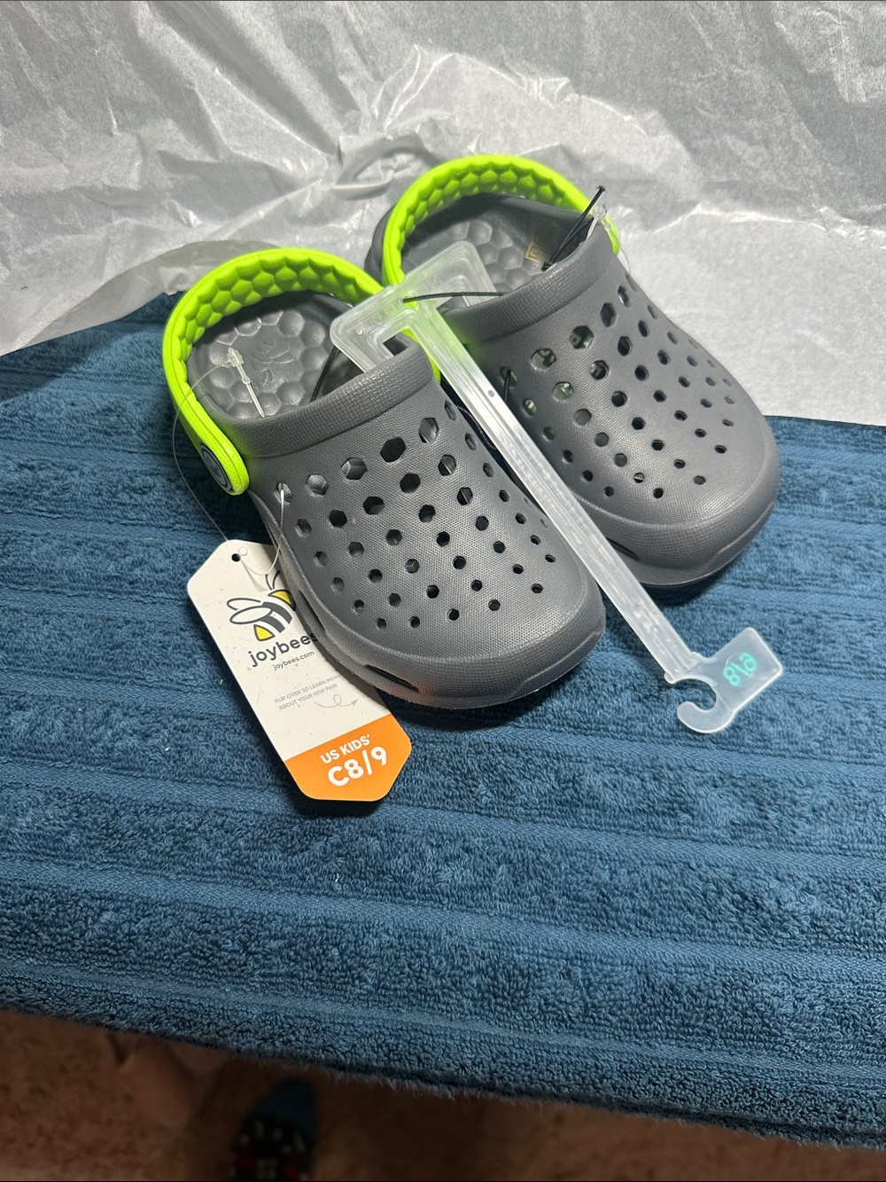 Kids' Gray Clogs with Neon Green Strap Sz 8/9 by joybees NWT